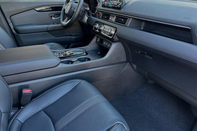 new 2025 Honda Pilot car, priced at $48,391