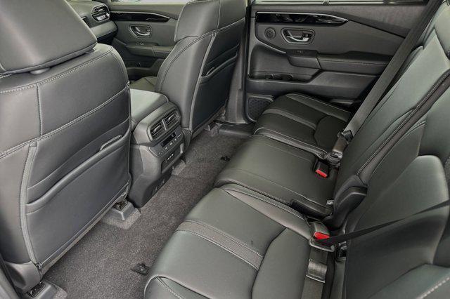 new 2025 Honda Pilot car, priced at $47,891