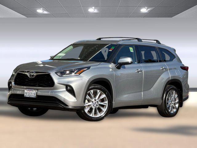 used 2023 Toyota Highlander car, priced at $40,998