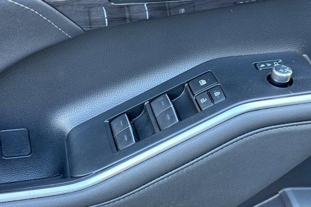 used 2023 Toyota Highlander car, priced at $40,998