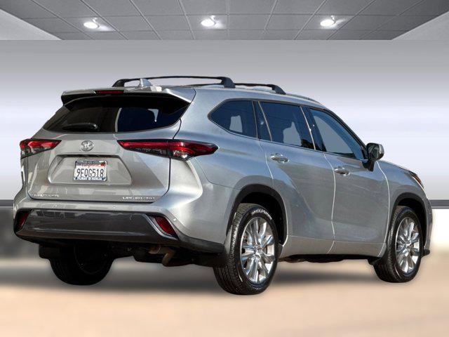 used 2023 Toyota Highlander car, priced at $40,998