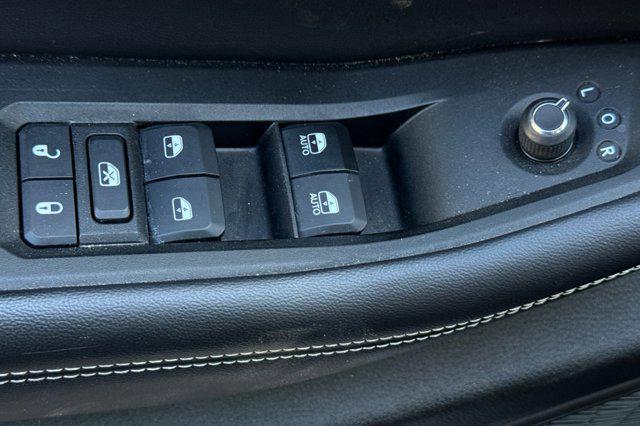 used 2024 Jeep Grand Cherokee car, priced at $25,796