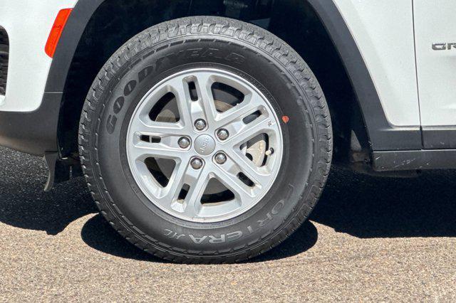 used 2024 Jeep Grand Cherokee car, priced at $25,796