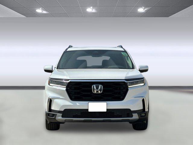 new 2025 Honda Pilot car, priced at $47,666