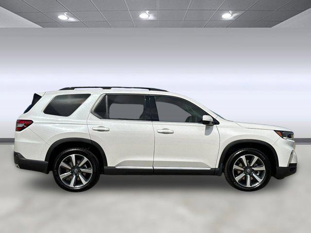 new 2025 Honda Pilot car, priced at $47,666