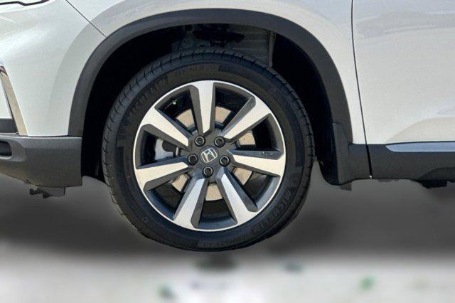 new 2025 Honda Pilot car, priced at $47,666