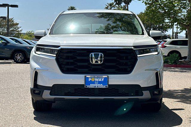 new 2025 Honda Pilot car, priced at $45,892