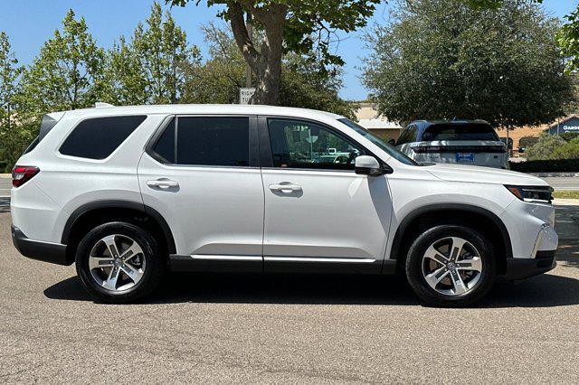 new 2025 Honda Pilot car, priced at $45,892