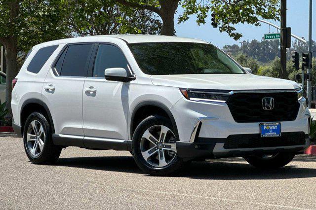 new 2025 Honda Pilot car, priced at $45,050