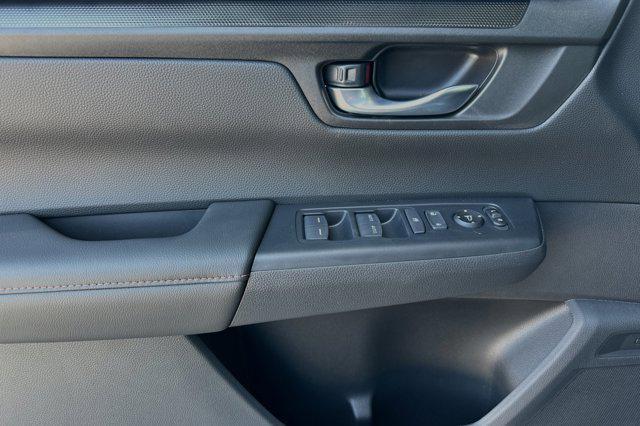 new 2025 Honda CR-V Hybrid car, priced at $38,000