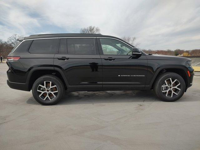 new 2024 Jeep Grand Cherokee L car, priced at $49,621