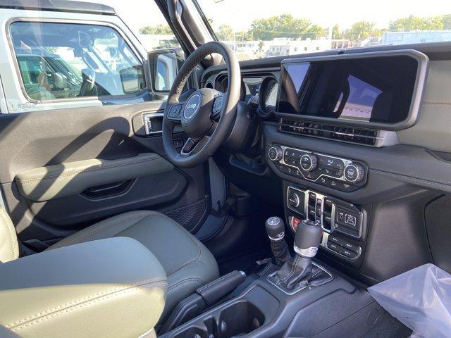 new 2025 Jeep Gladiator car, priced at $61,980