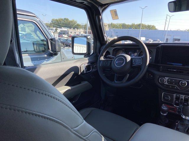 new 2025 Jeep Gladiator car, priced at $61,980
