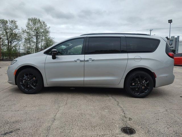 new 2024 Chrysler Pacifica car, priced at $48,437