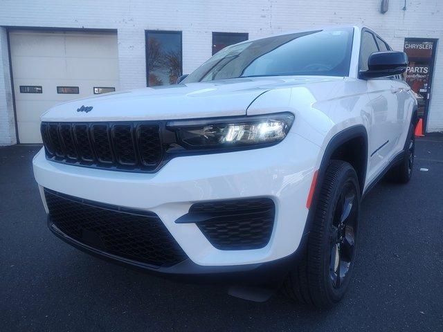 new 2024 Jeep Grand Cherokee car, priced at $44,195