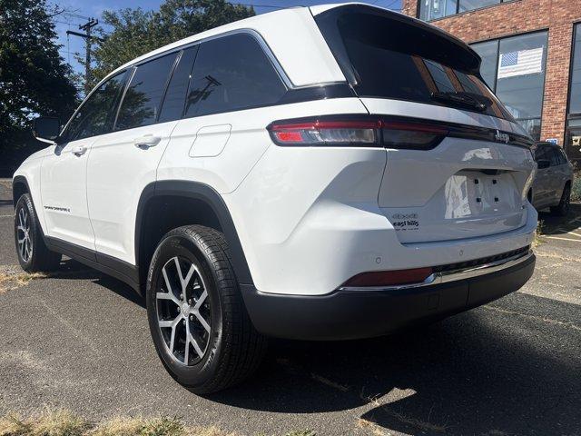 new 2025 Jeep Grand Cherokee car, priced at $44,694