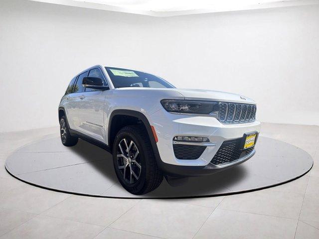new 2025 Jeep Grand Cherokee car, priced at $44,694