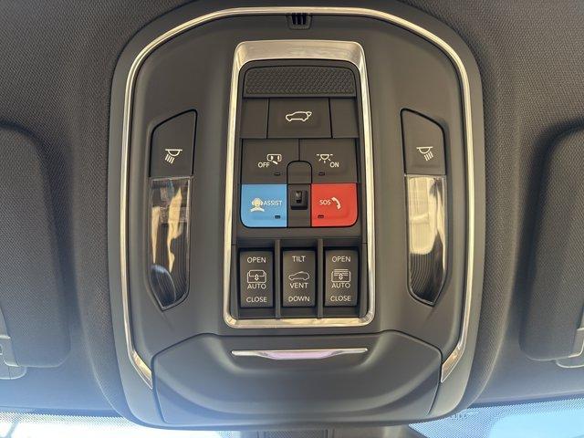 new 2025 Jeep Grand Cherokee car, priced at $44,694