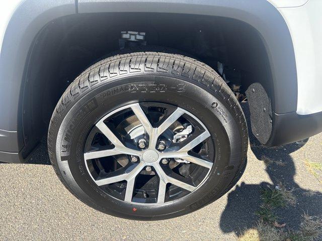 new 2025 Jeep Grand Cherokee car, priced at $44,694