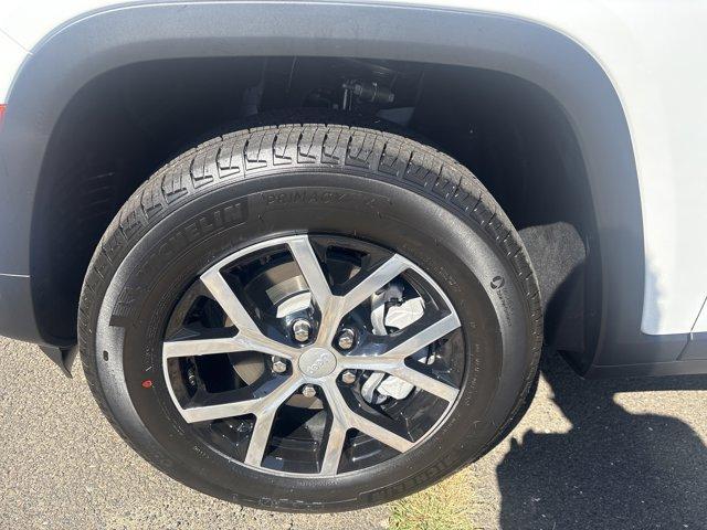 new 2025 Jeep Grand Cherokee car, priced at $44,694