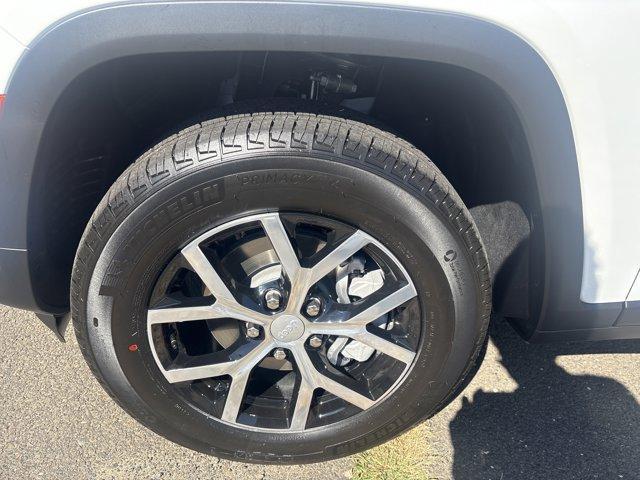 new 2025 Jeep Grand Cherokee car, priced at $44,694