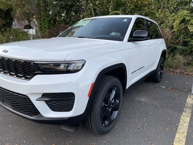 new 2024 Jeep Grand Cherokee car, priced at $44,195