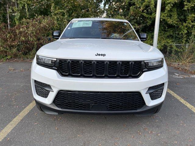 new 2024 Jeep Grand Cherokee car, priced at $44,195