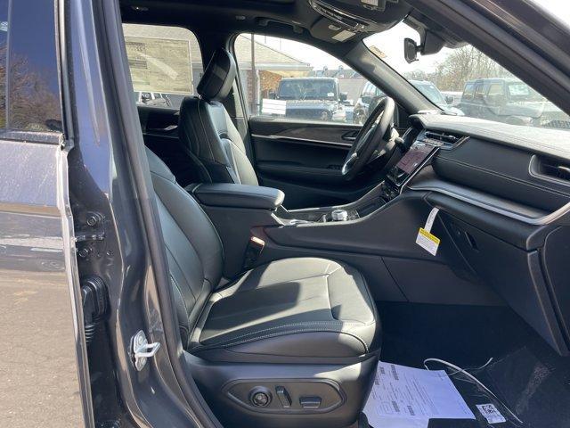 new 2025 Jeep Grand Cherokee car, priced at $49,510