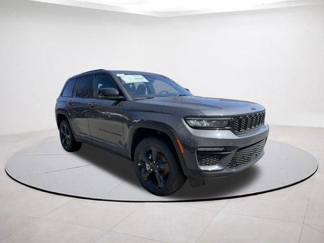 new 2025 Jeep Grand Cherokee car, priced at $46,743