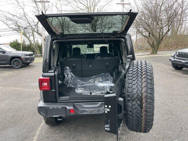 new 2025 Jeep Wrangler car, priced at $59,030