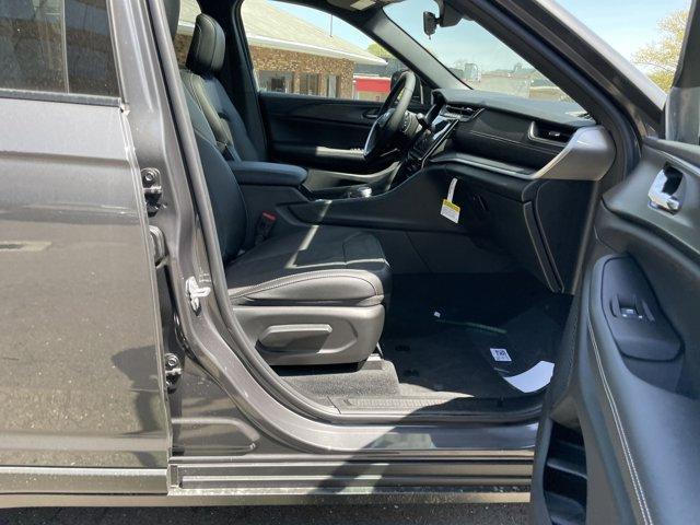 new 2025 Jeep Grand Cherokee car, priced at $44,461