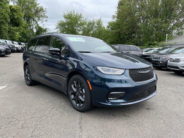 new 2025 Chrysler Pacifica car, priced at $51,810