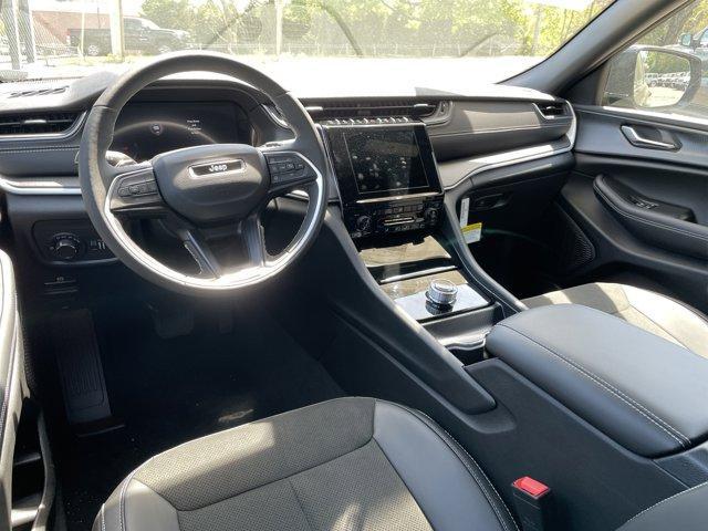 new 2025 Jeep Grand Cherokee car, priced at $43,504
