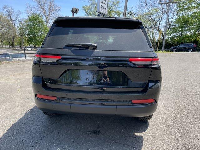 new 2025 Jeep Grand Cherokee car, priced at $43,504
