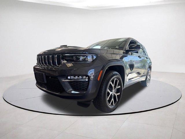 new 2025 Jeep Grand Cherokee car, priced at $45,260