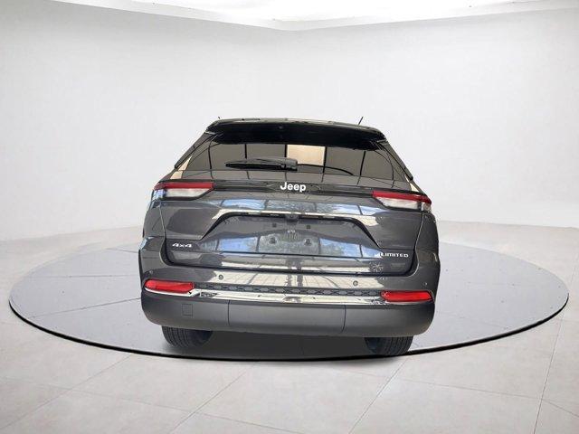 new 2025 Jeep Grand Cherokee car, priced at $45,260
