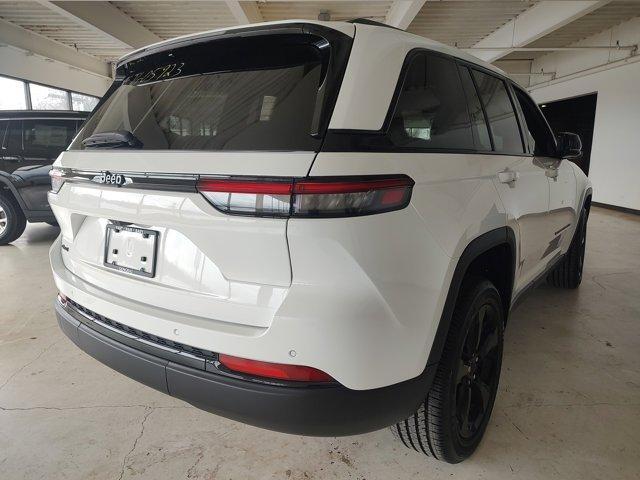 new 2024 Jeep Grand Cherokee car, priced at $44,195