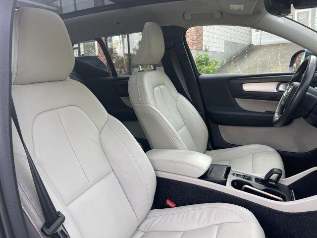 used 2022 Volvo XC40 car, priced at $20,732