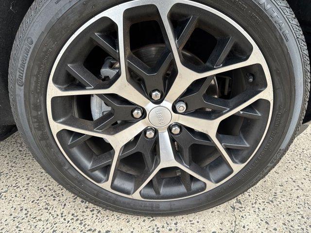 used 2022 Jeep Grand Cherokee car, priced at $34,111