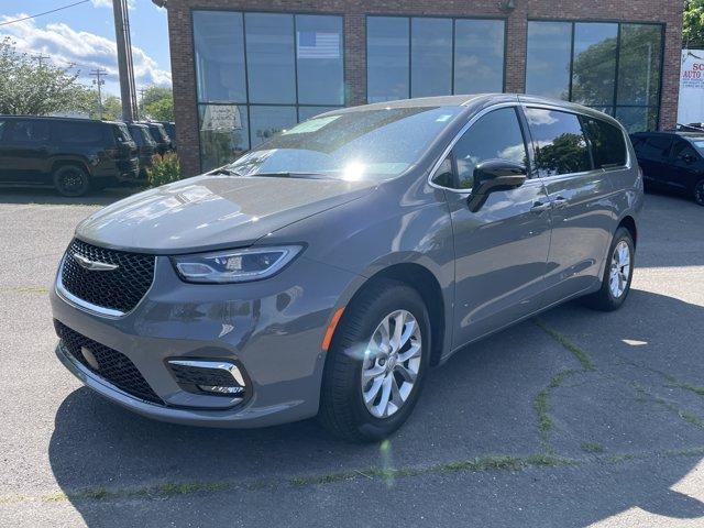 new 2025 Chrysler Pacifica car, priced at $45,379