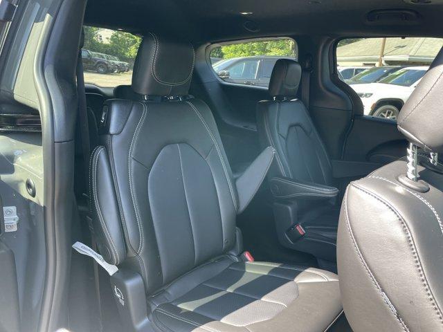 new 2025 Chrysler Pacifica car, priced at $45,379