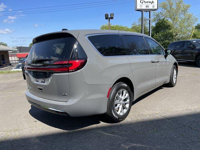 new 2025 Chrysler Pacifica car, priced at $45,379