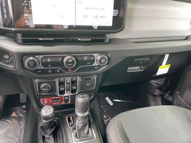 new 2025 Jeep Wrangler car, priced at $46,146