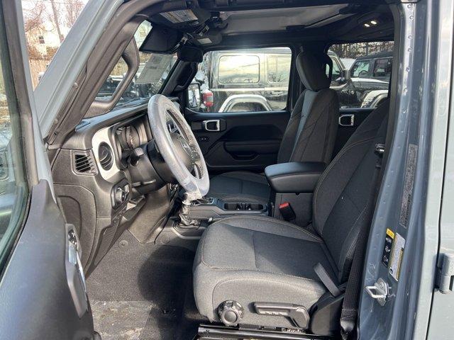 new 2025 Jeep Wrangler car, priced at $45,268