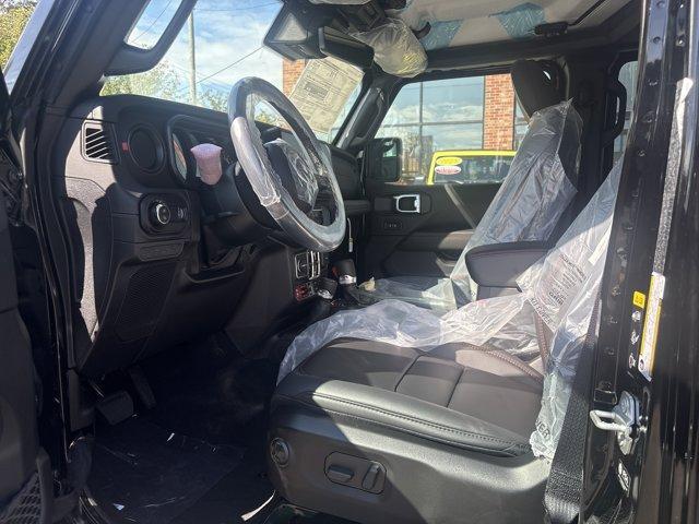 new 2025 Jeep Gladiator car, priced at $60,215