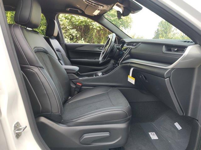 new 2025 Jeep Grand Cherokee car, priced at $39,879