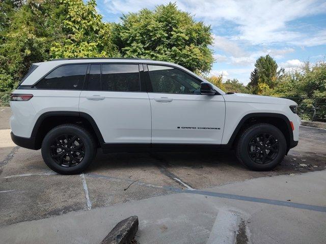 new 2025 Jeep Grand Cherokee car, priced at $39,879