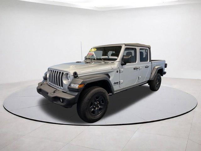 used 2022 Jeep Gladiator car, priced at $30,297