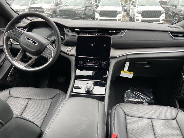 new 2025 Jeep Grand Cherokee car