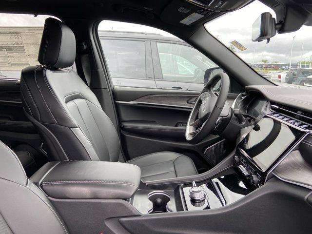 new 2025 Jeep Grand Cherokee car